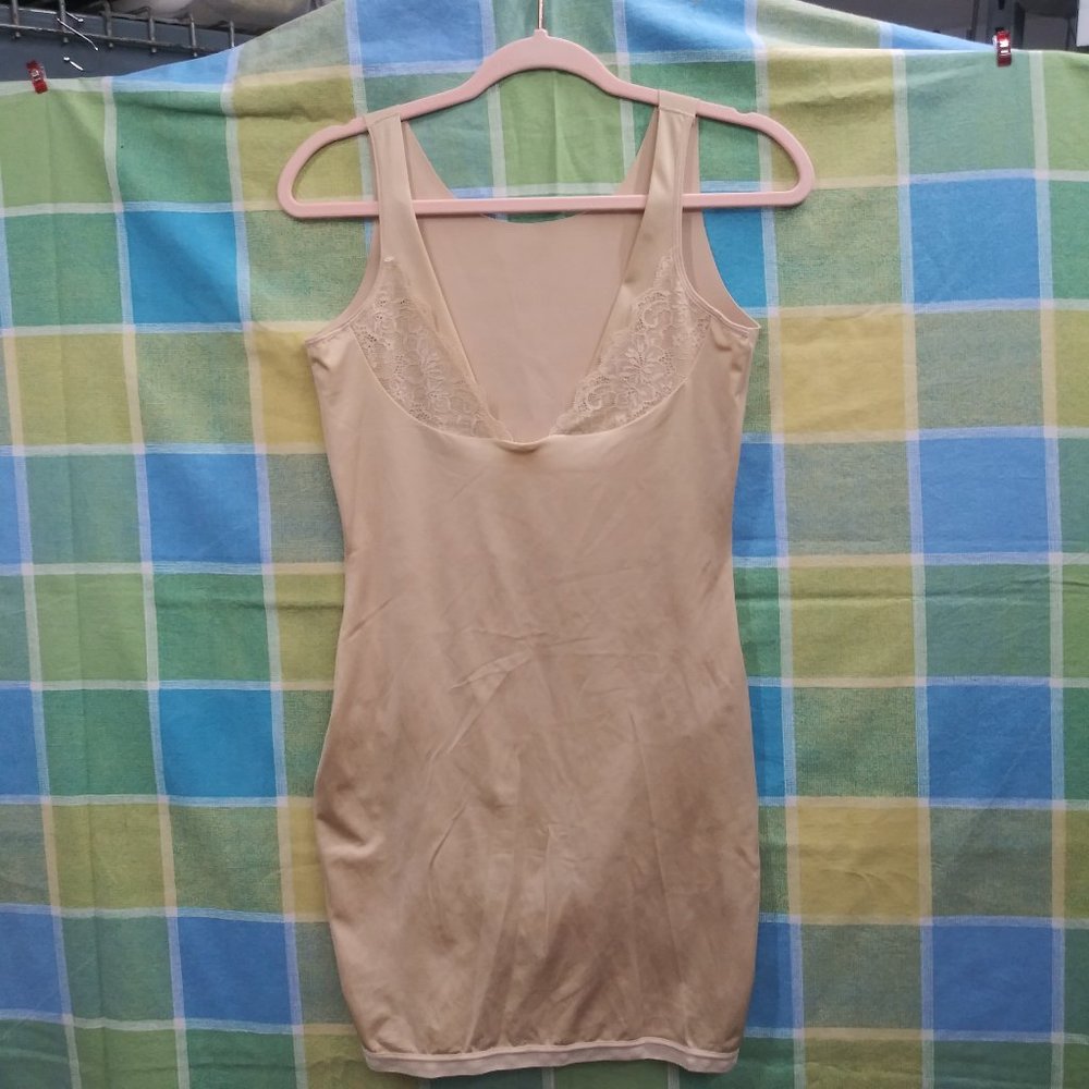 2202 Size 2XL Maidenform Body Shaper NWOT